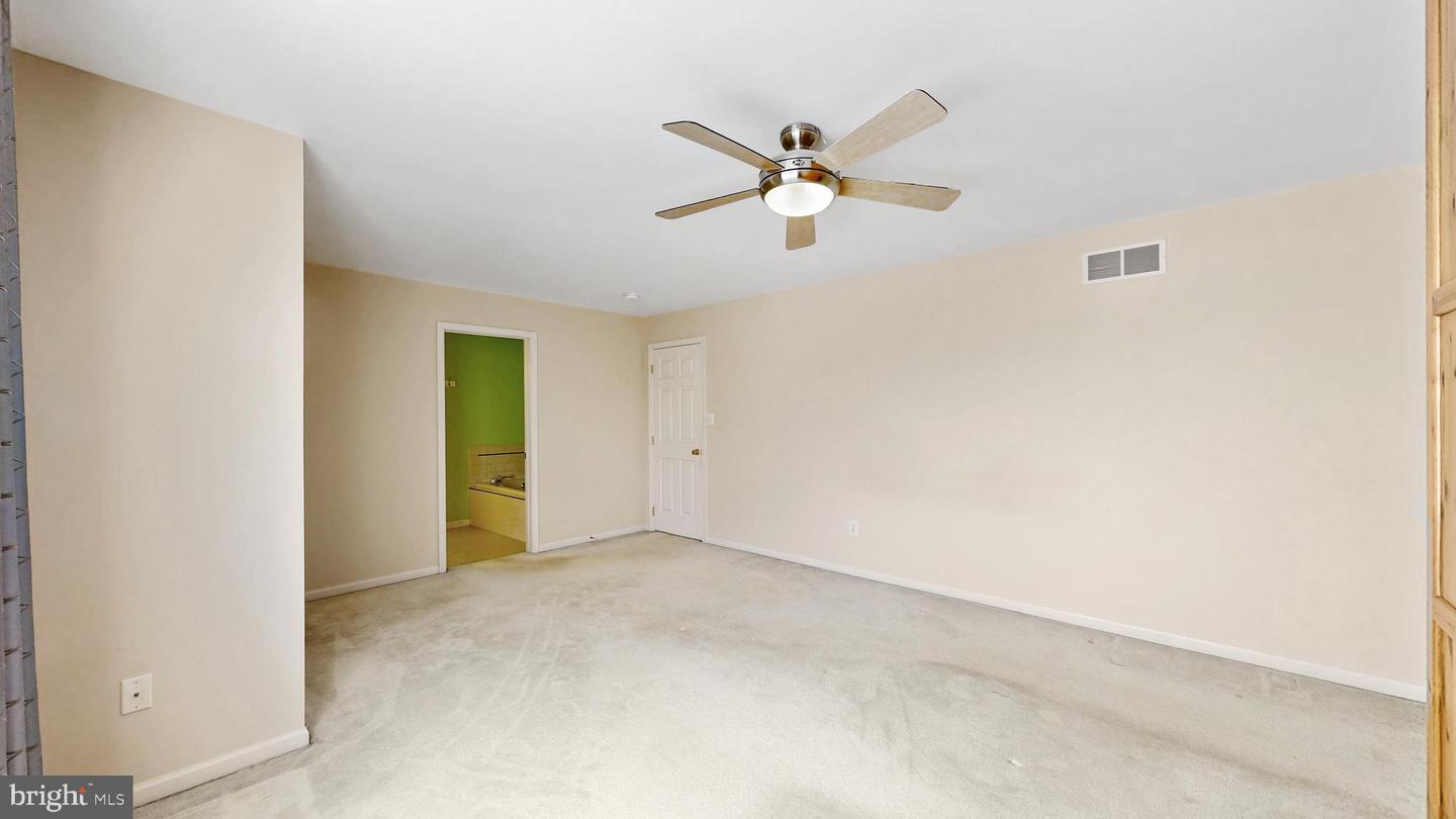 116 Greenbrier Dr Property Photo 35