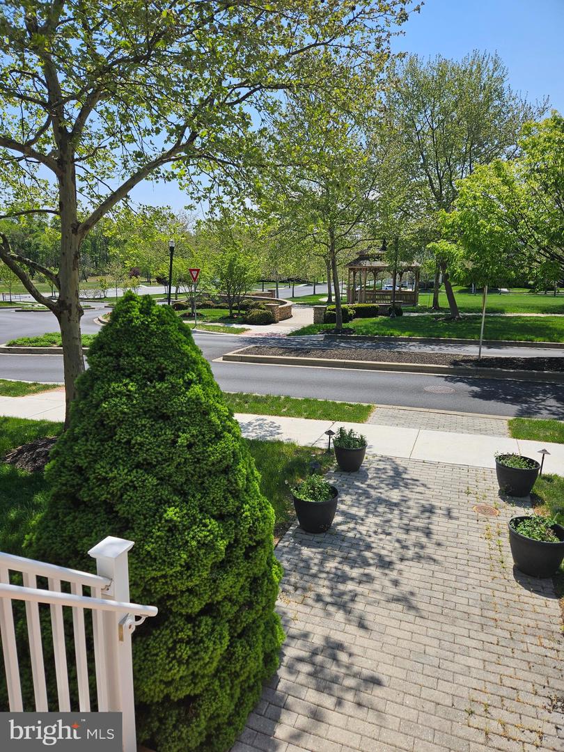 14 Meridian Blvd Property Photo 3