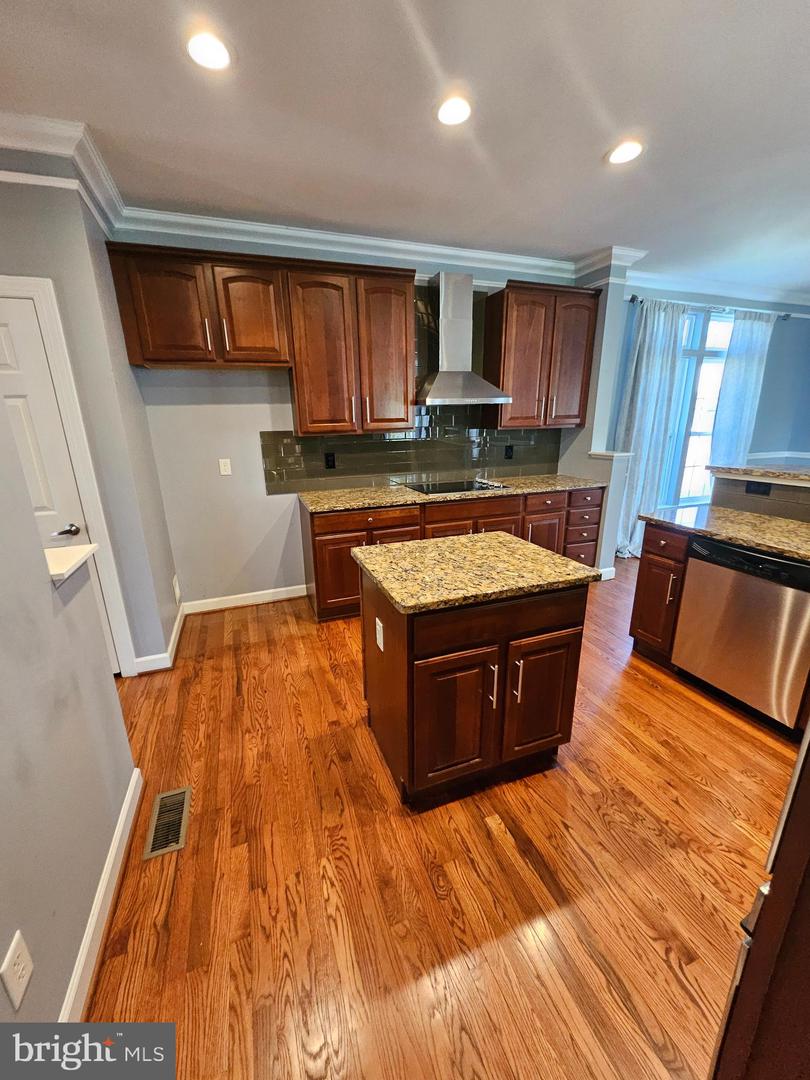 14 Meridian Blvd Property Photo 17