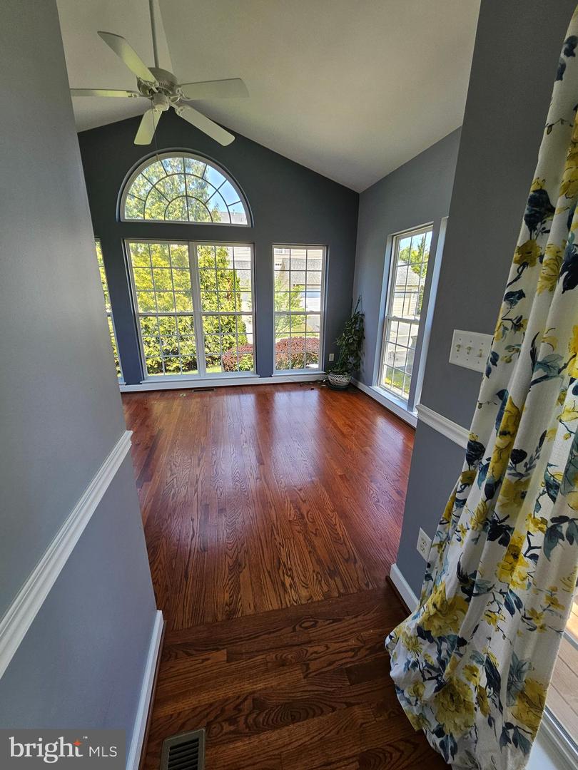 14 Meridian Blvd Property Photo 24