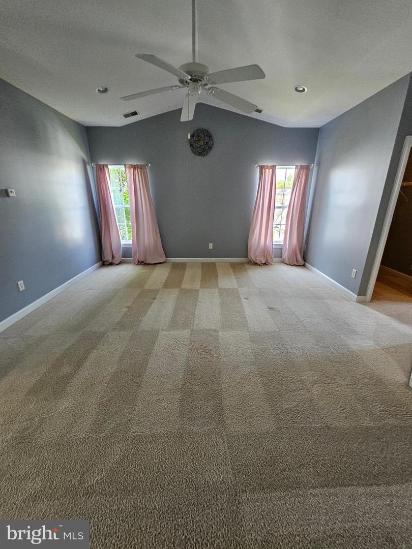 14 Meridian Blvd Property Photo 27