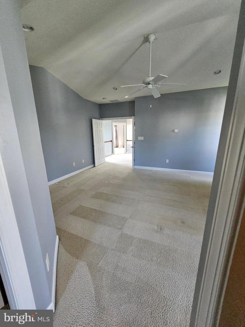 14 Meridian Blvd Property Photo 28