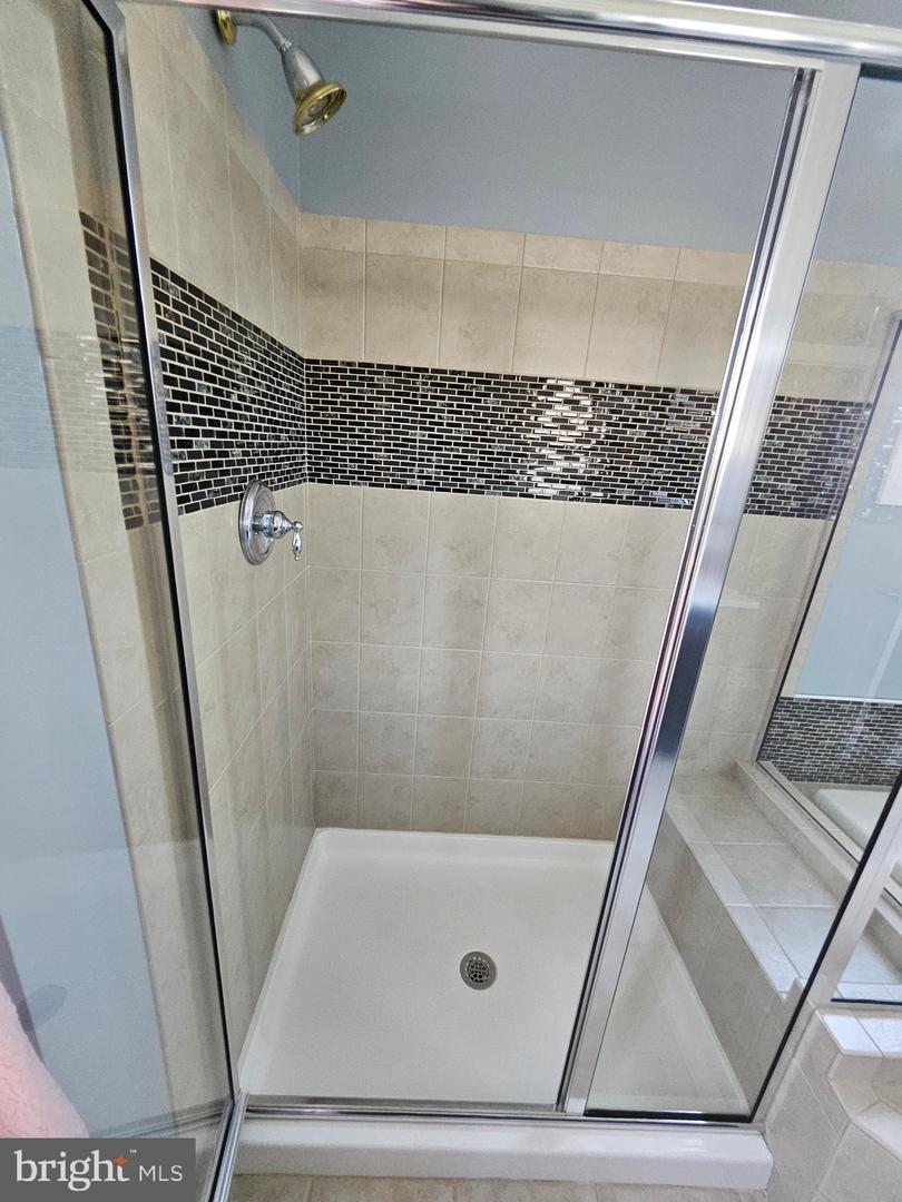 14 Meridian Blvd Property Photo 30