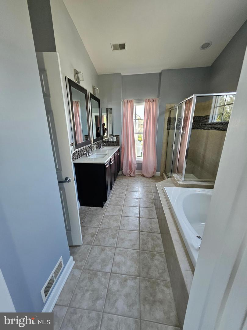 14 Meridian Blvd Property Photo 31