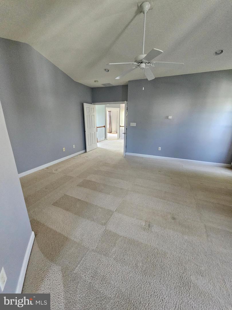 14 Meridian Blvd Property Photo 33