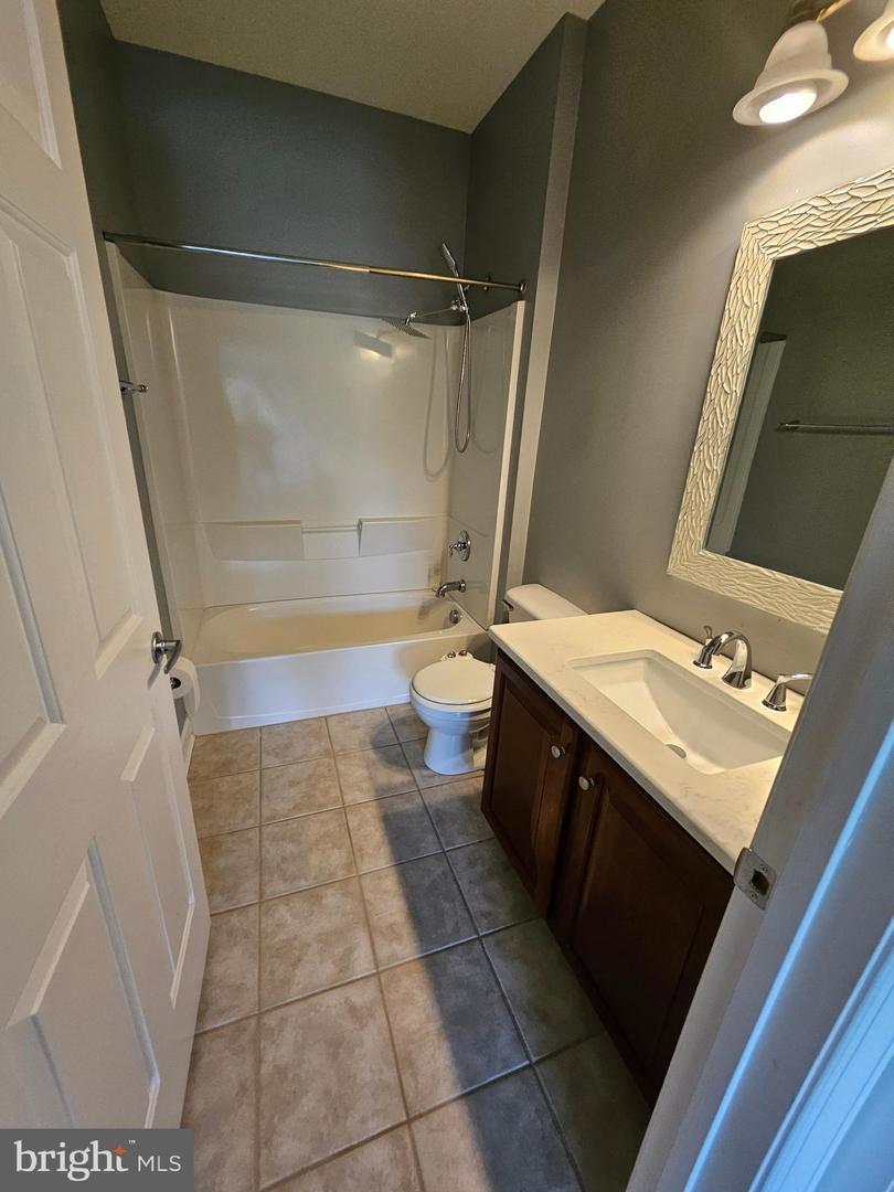 14 Meridian Blvd Property Photo 41