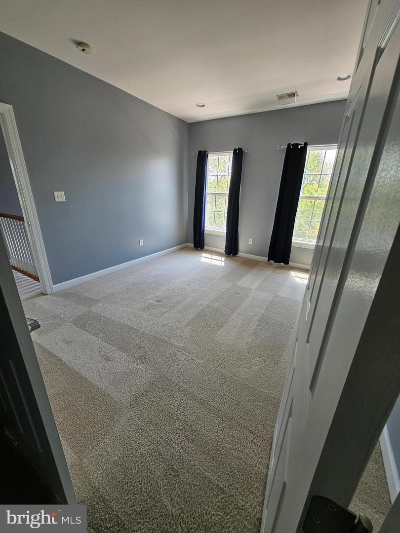14 Meridian Blvd Property Photo 45