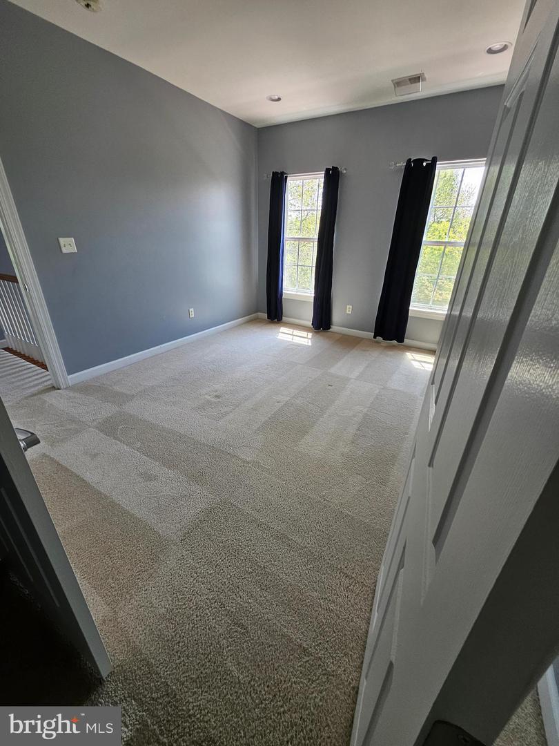14 Meridian Blvd Property Photo 47