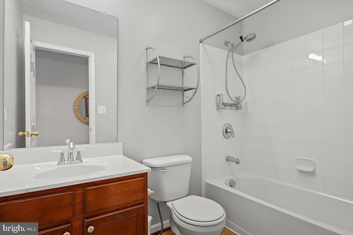 1146 E Founds St Property Photo 36