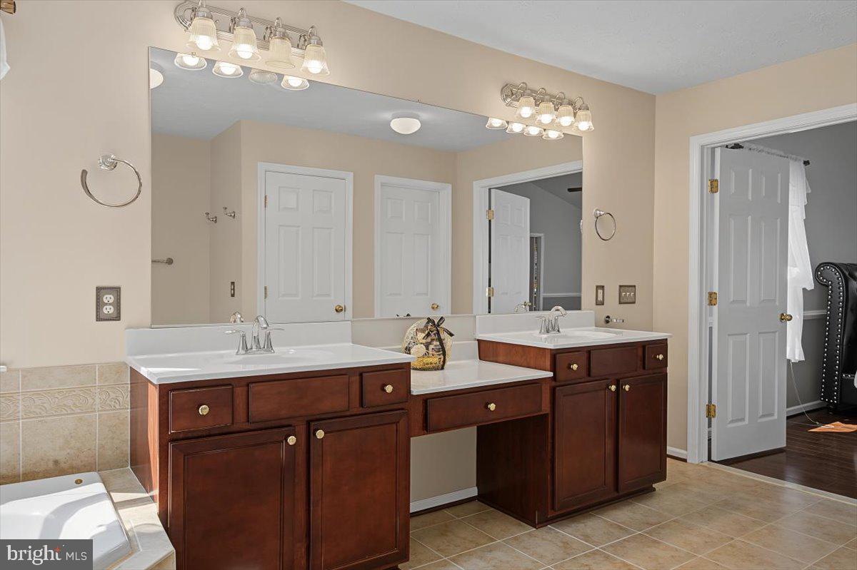 1146 E Founds St Property Photo 44
