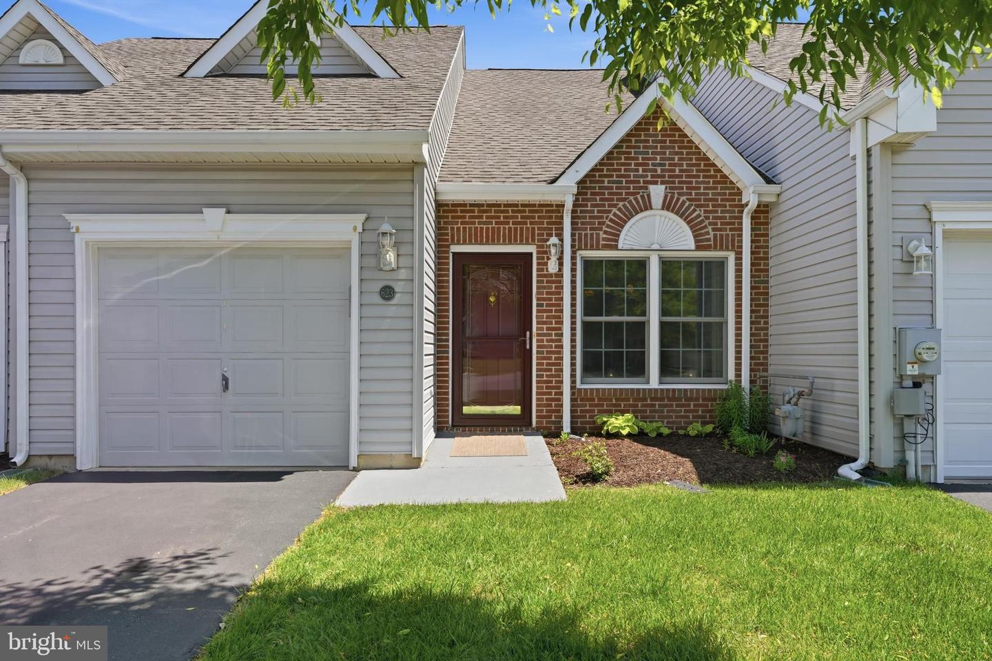 623 Kendall Dr Property Photo 1