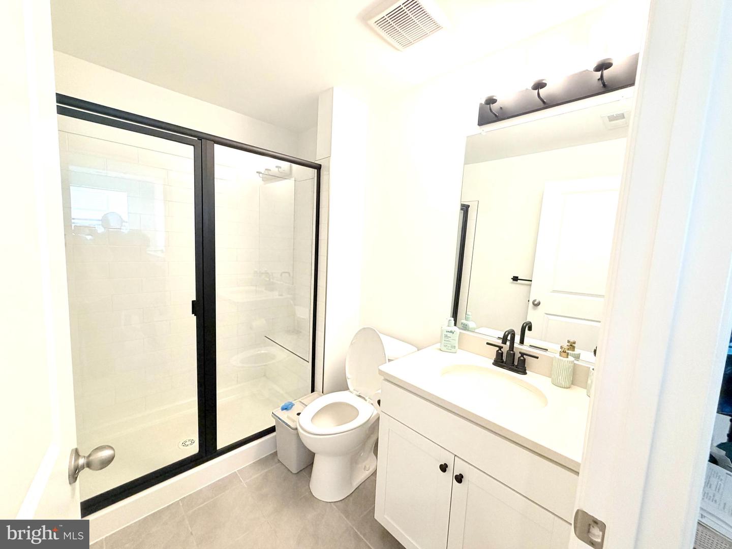 211 Douglas Way Property Photo 7