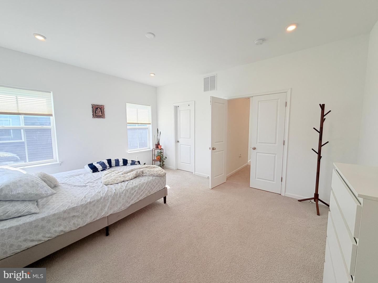211 Douglas Way Property Photo 34