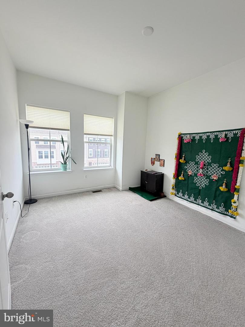 211 Douglas Way Property Photo 35