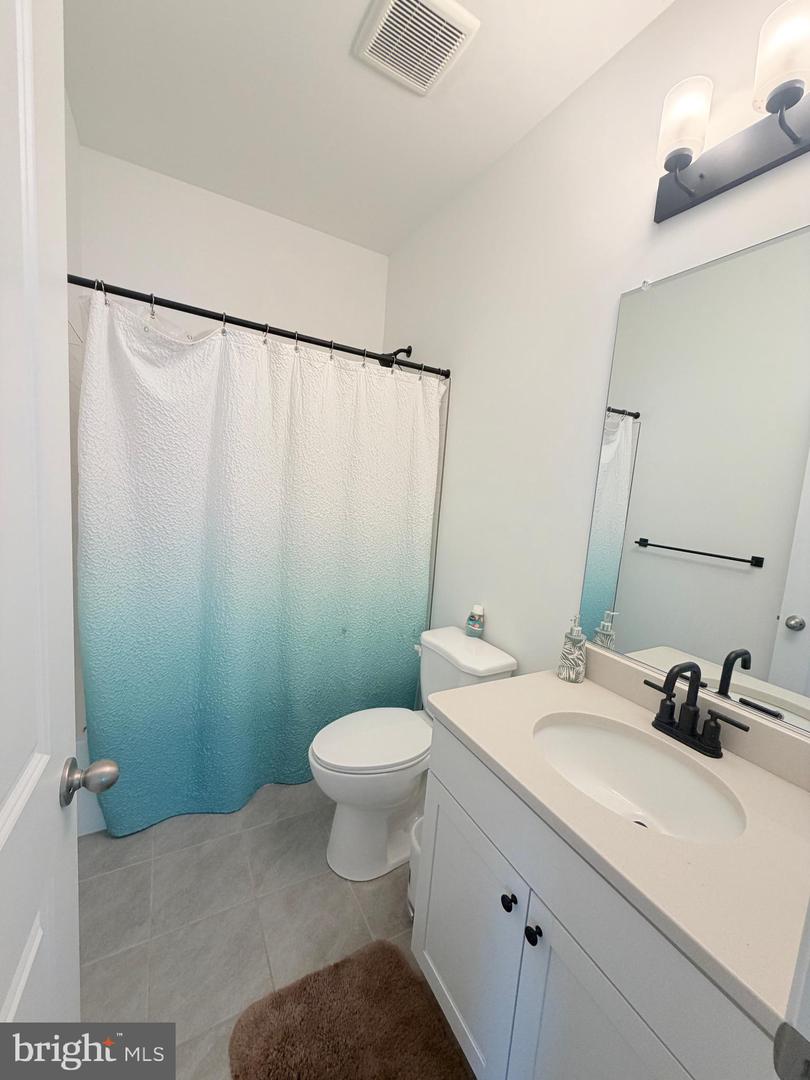 211 Douglas Way Property Photo 38