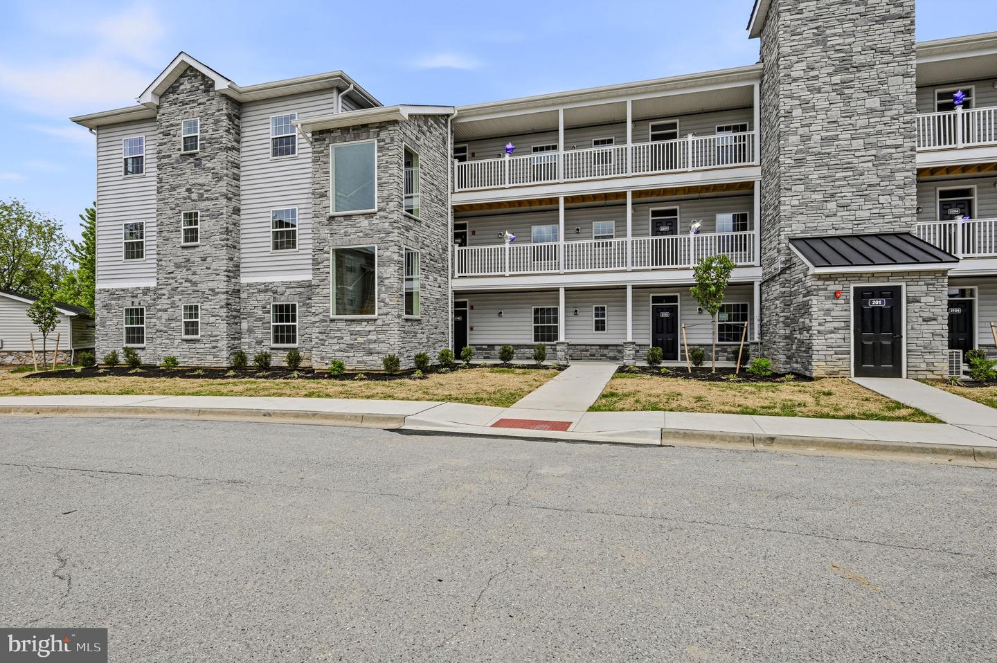 201 Colonial Downs Ct #2101 Property Photo 1