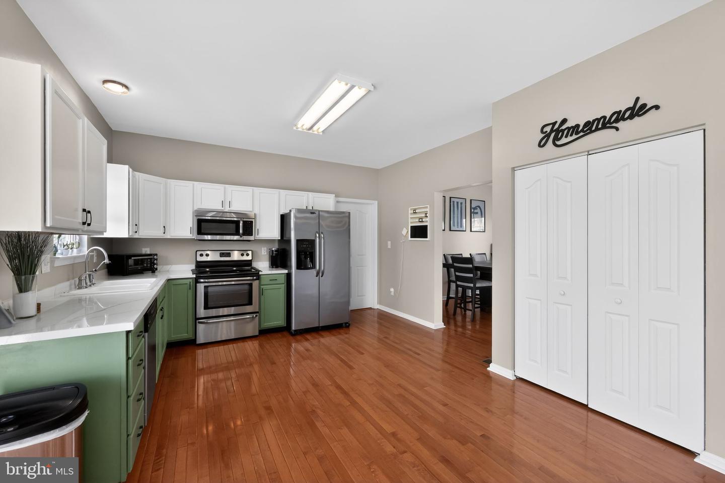 112 Olivine Cir Property Photo 6