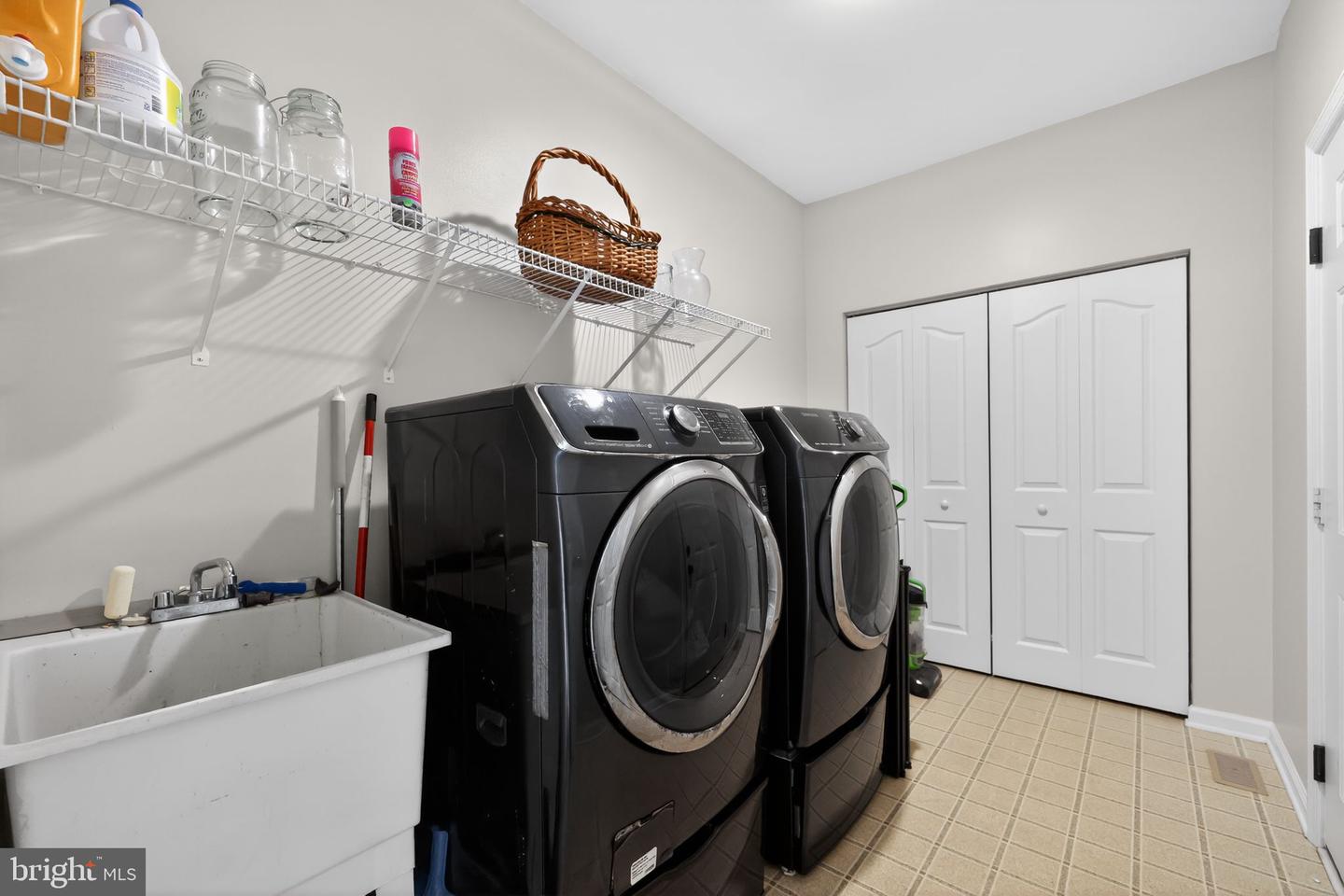 112 Olivine Cir Property Photo 14
