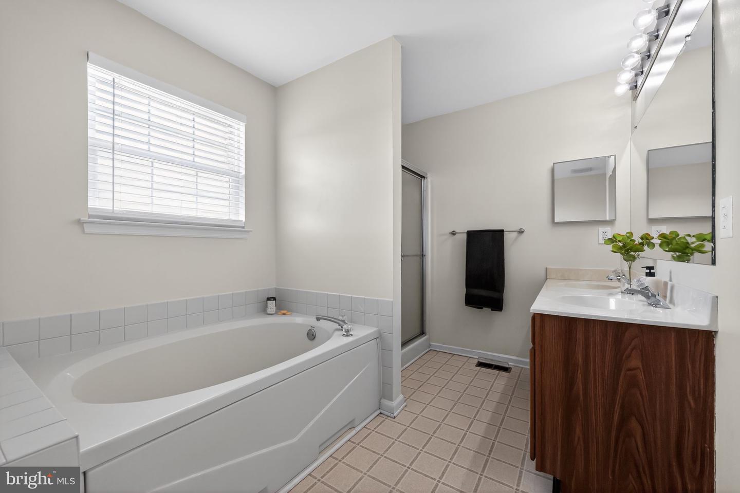 112 Olivine Cir Property Photo 18