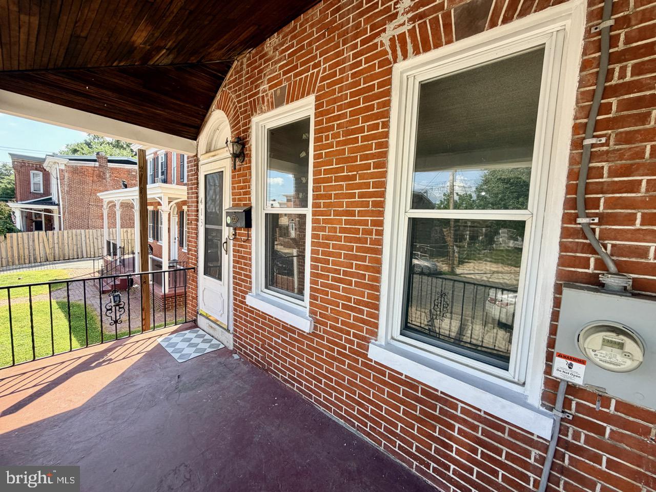 413 S Franklin St Property Photo 1