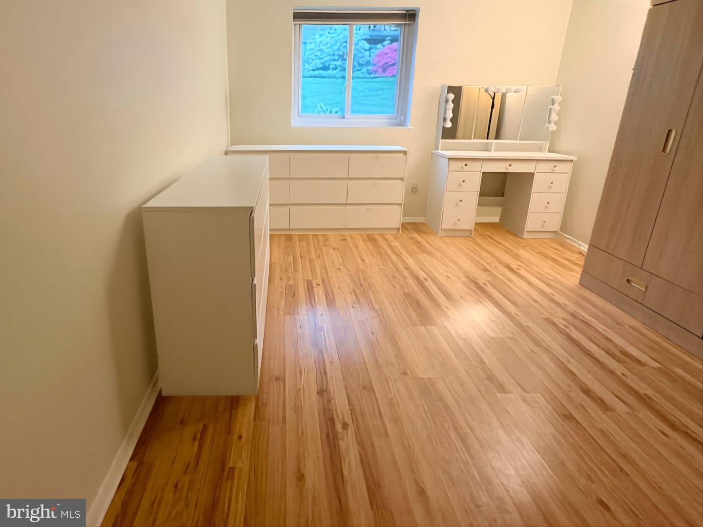 7-unit Rockford Rd #f1 Property Photo 6