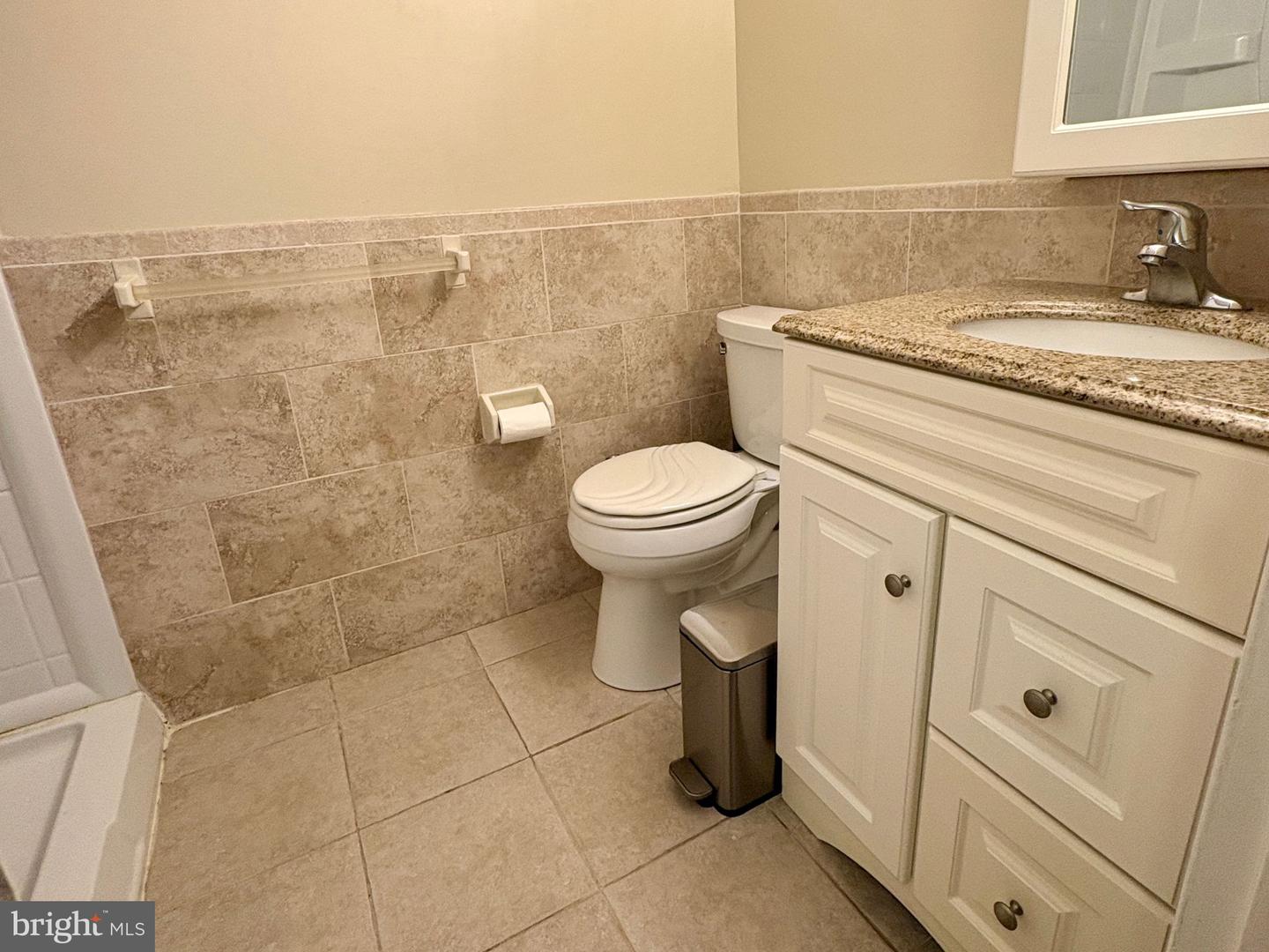 7-unit Rockford Rd #f1 Property Photo 8