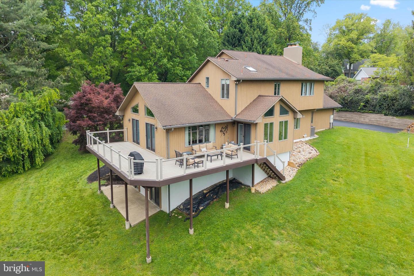 43 Bridleshire Property Photo 1
