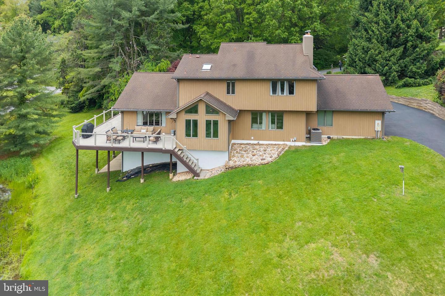 43 Bridleshire Property Photo 12