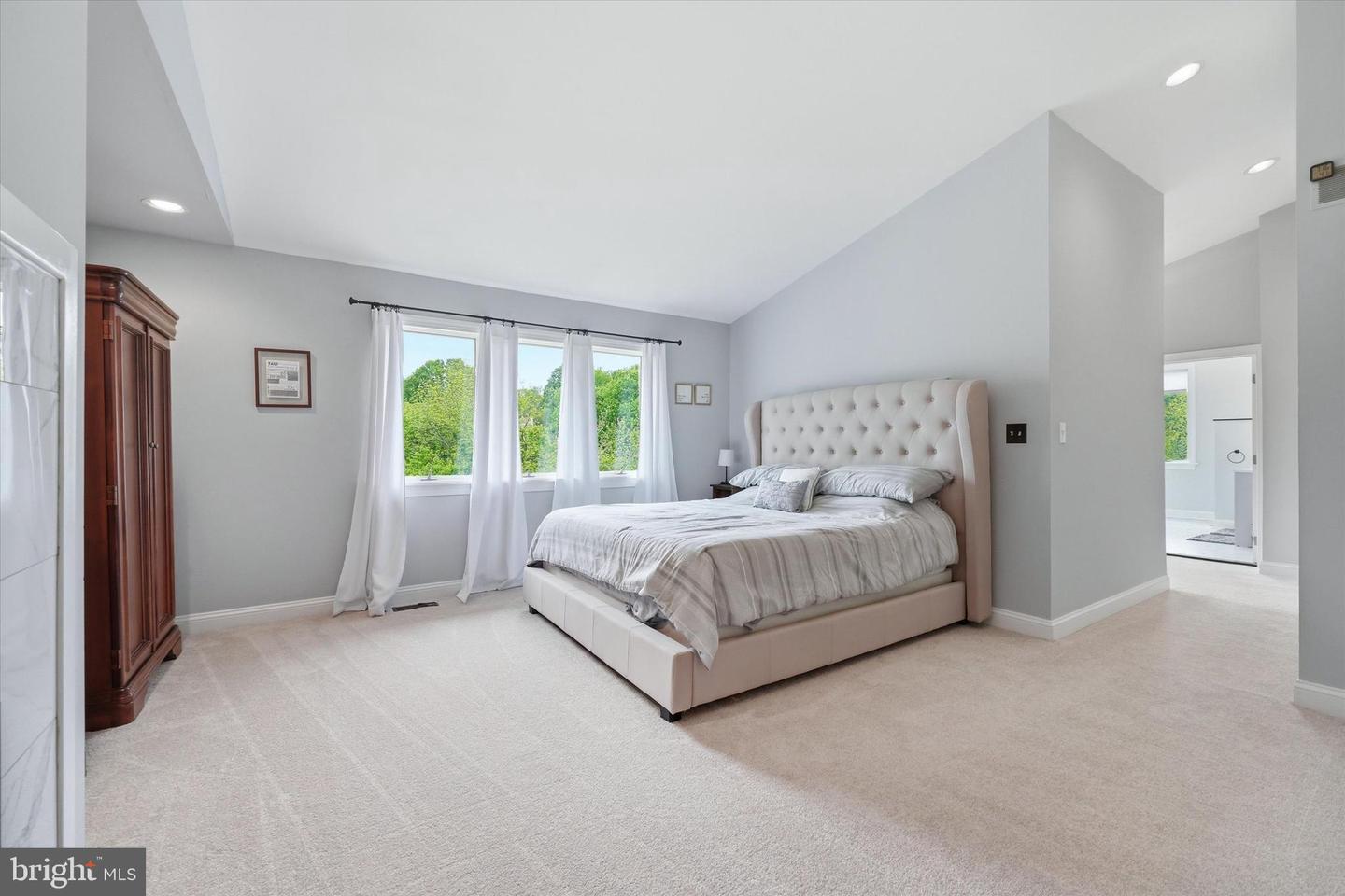 43 Bridleshire Property Photo 24