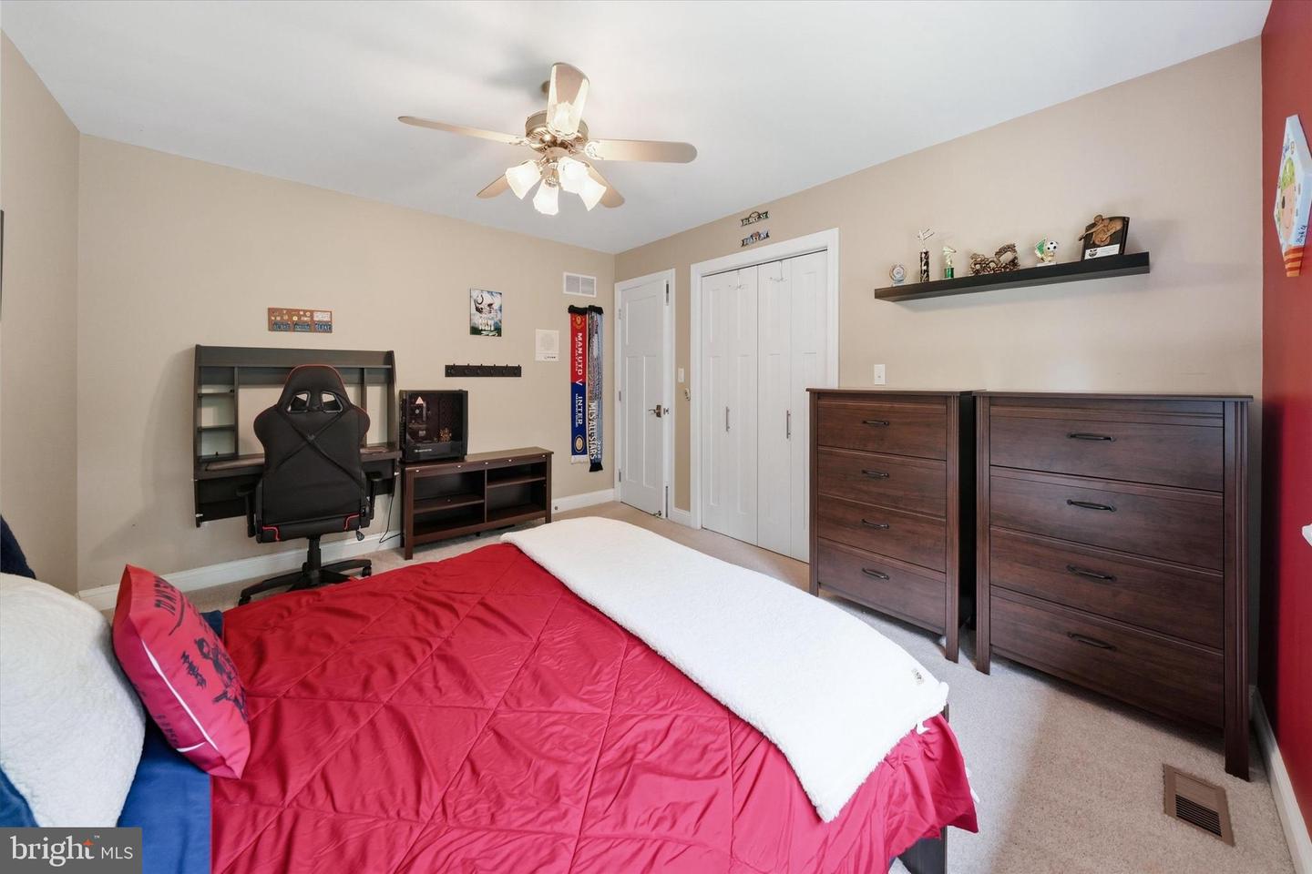 43 Bridleshire Property Photo 26