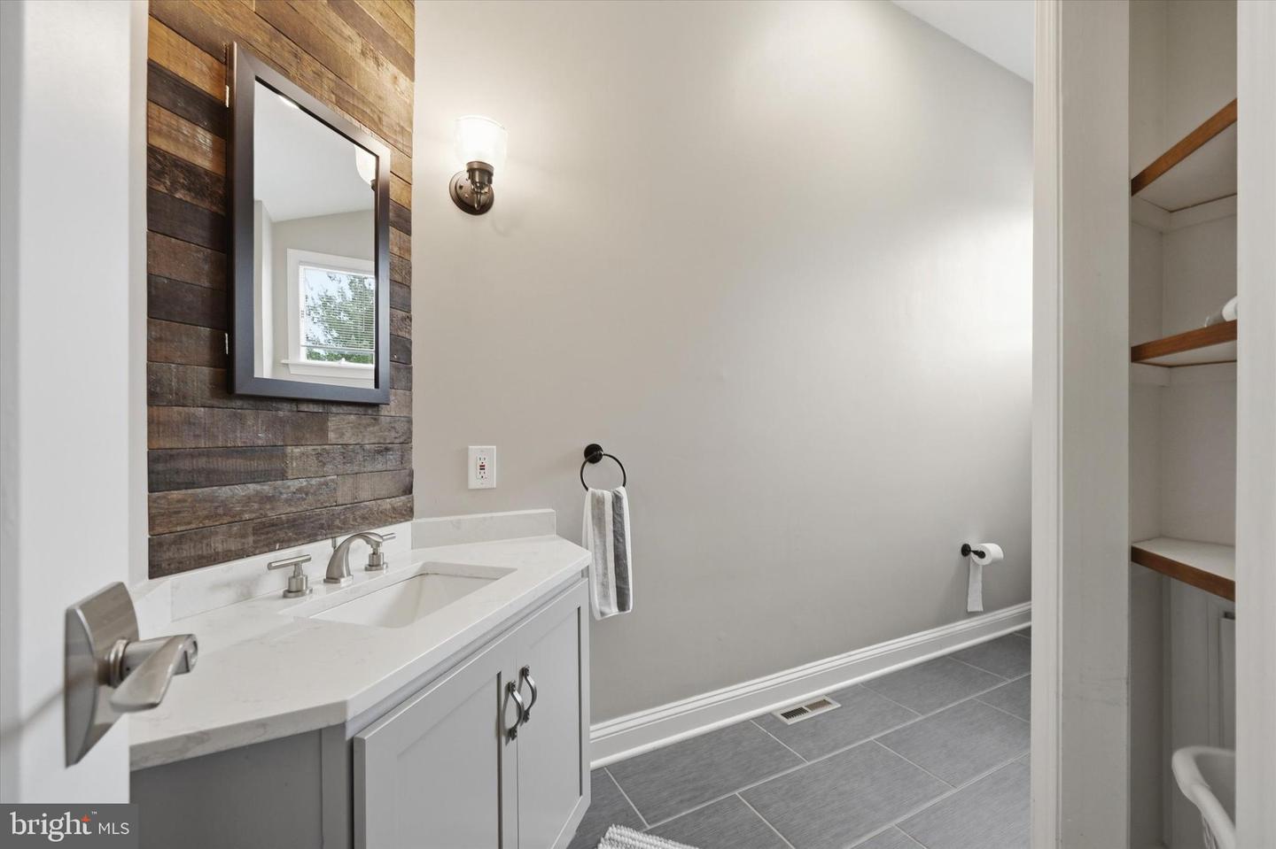 43 Bridleshire Property Photo 27
