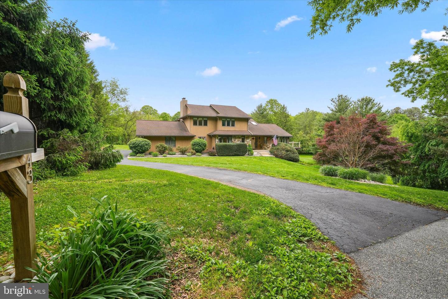43 Bridleshire Property Photo 85