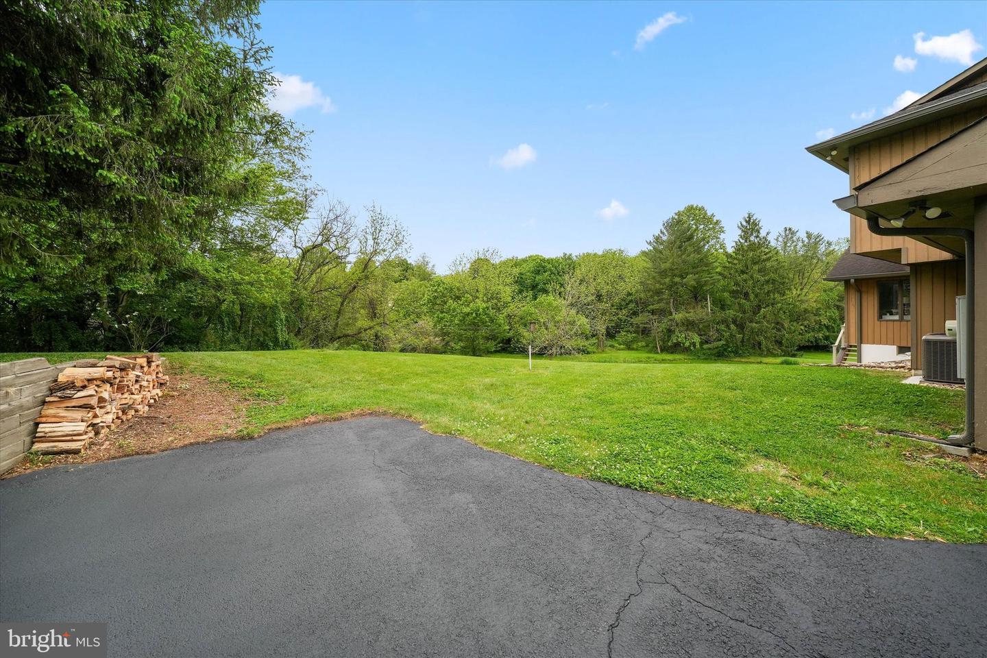 43 Bridleshire Property Photo 90