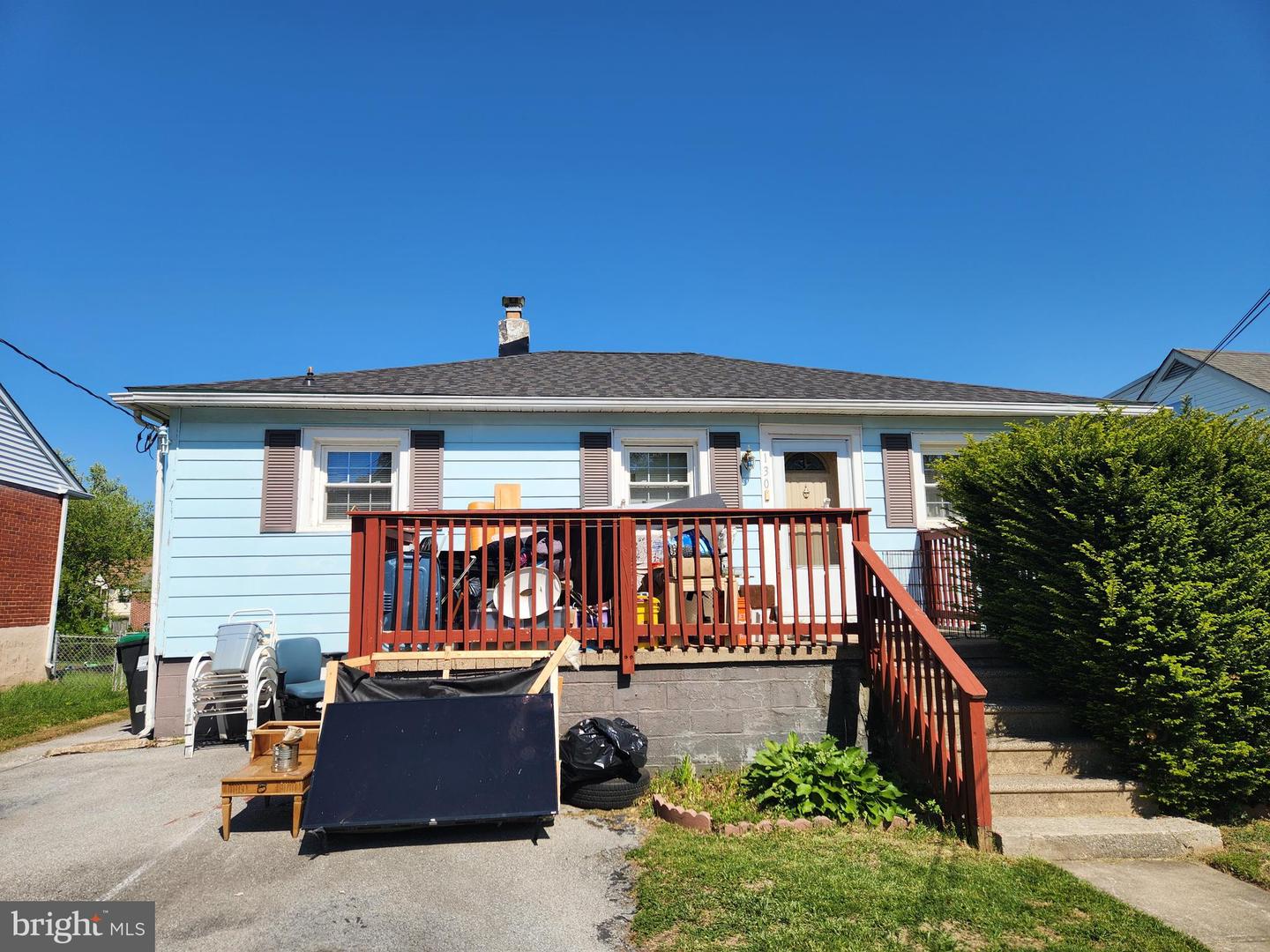 130 S Clifton Ave Property Photo 1