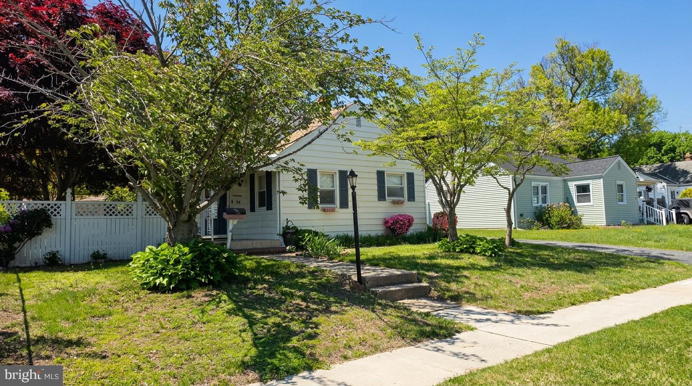 14 BOSTON PL Property Photo 1