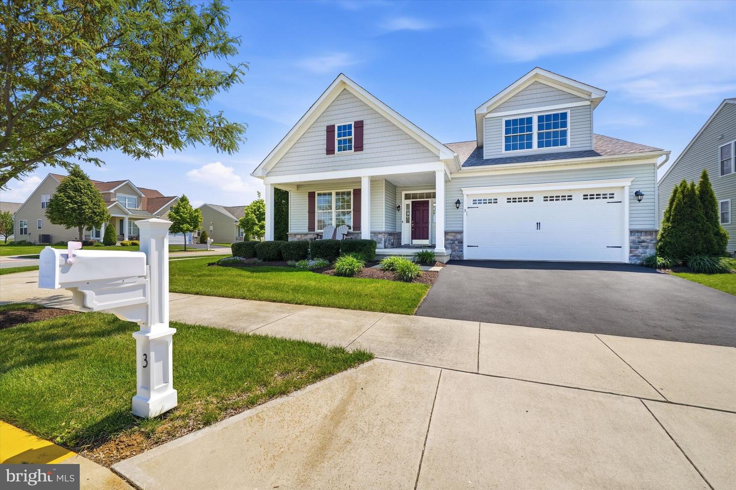 3 Espalier Ln Property Photo 1