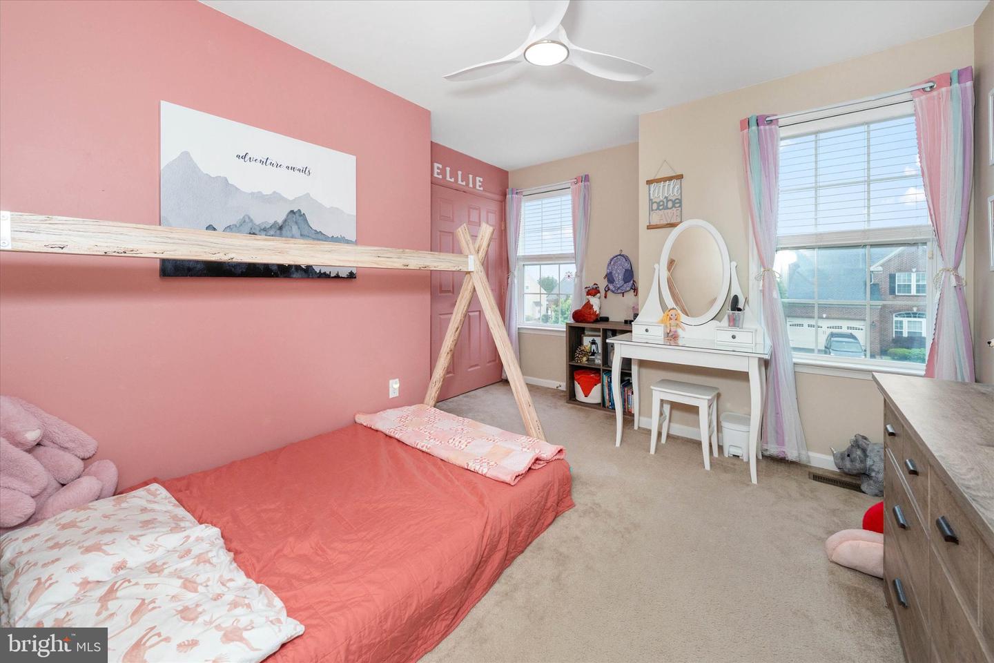 211 E Crail Ct Property Photo 41