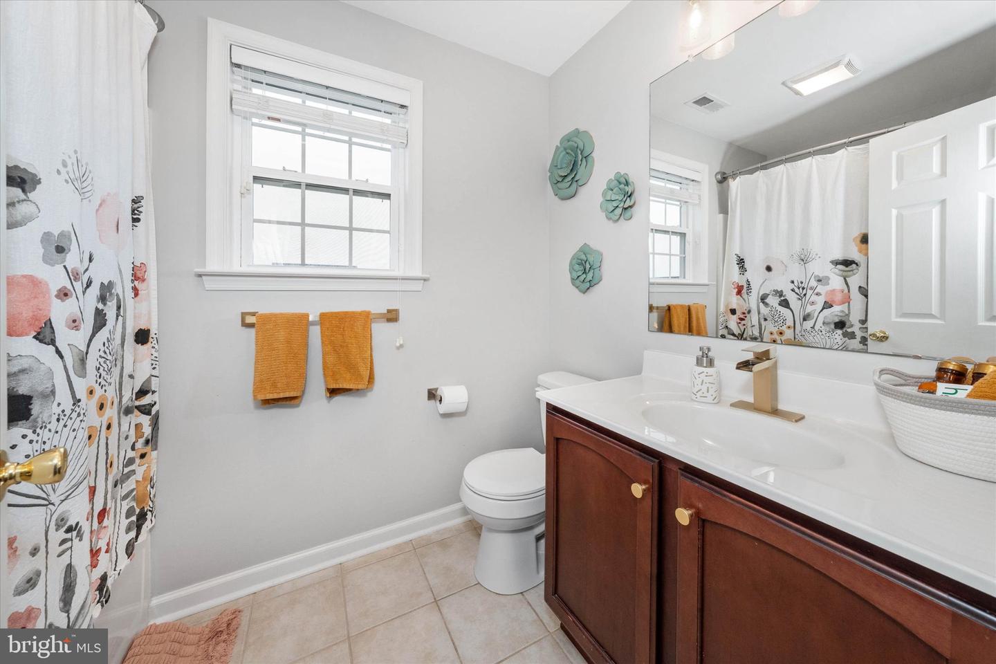 211 E Crail Ct Property Photo 43