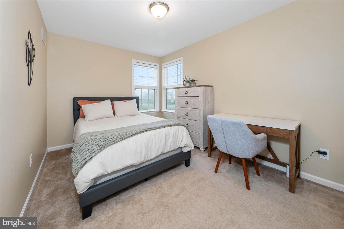 211 E Crail Ct Property Photo 46