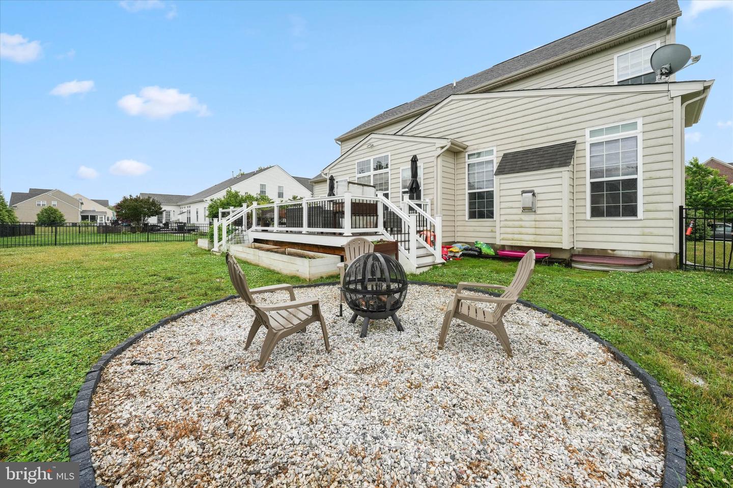211 E Crail Ct Property Photo 64