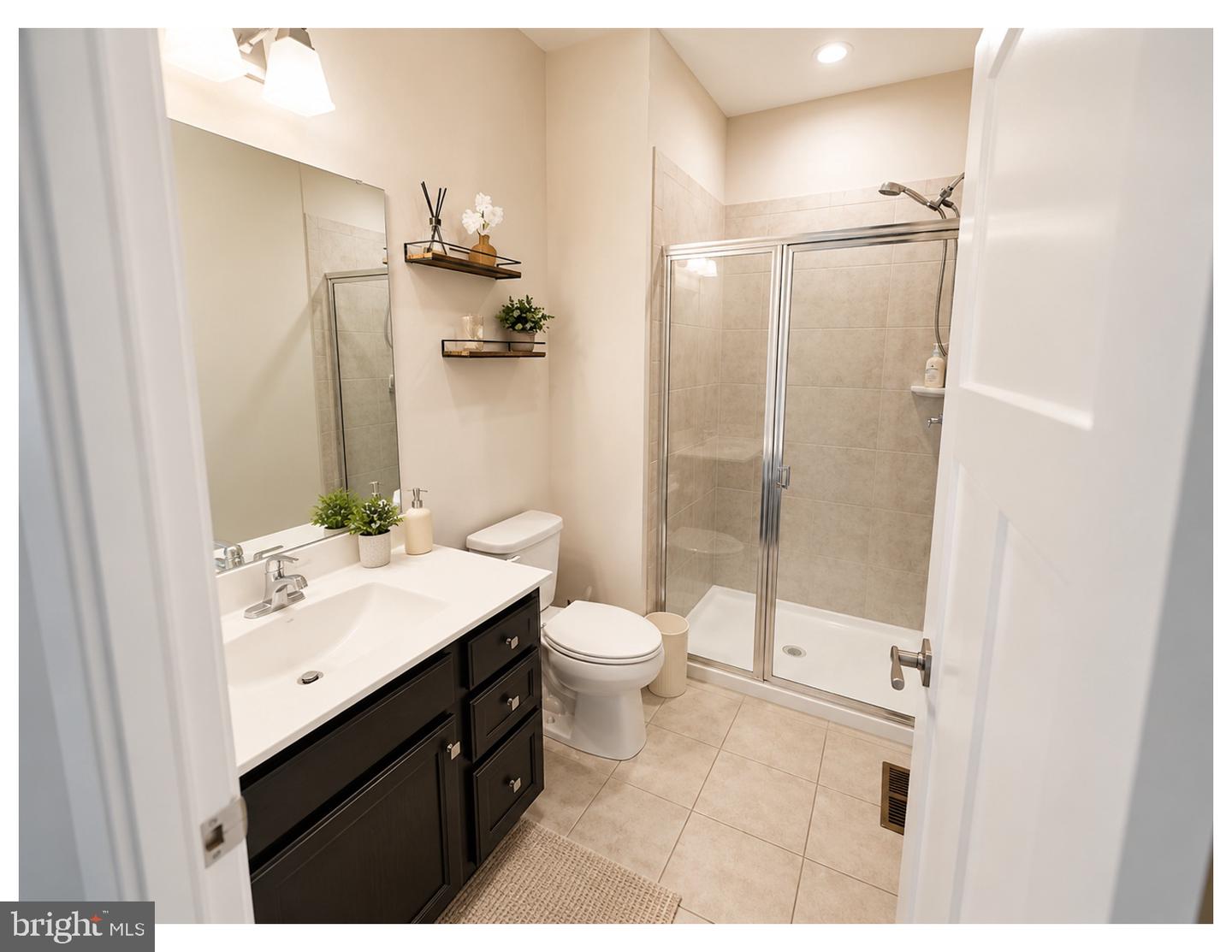 805 Llanelli Dr Property Photo 15