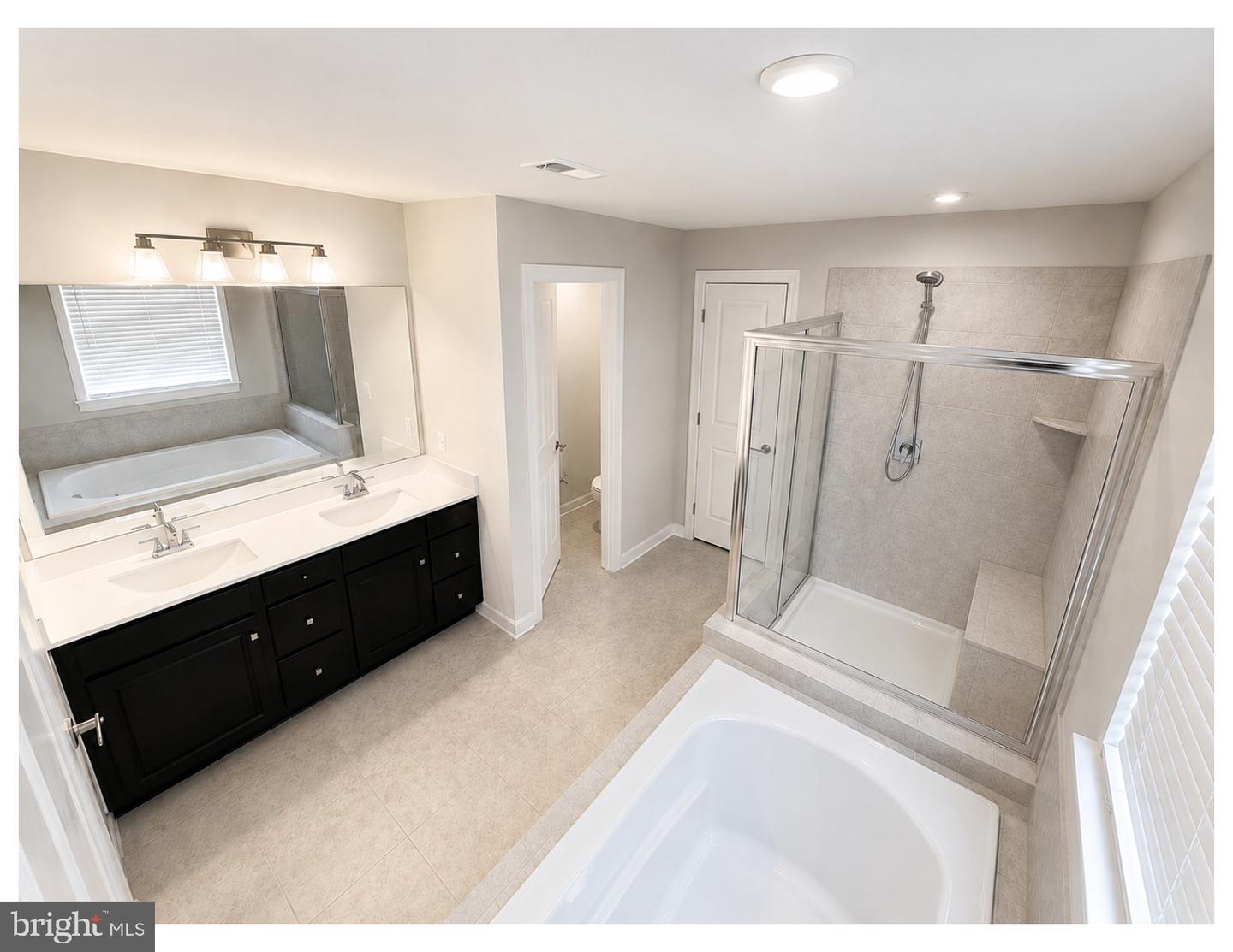 805 Llanelli Dr Property Photo 28