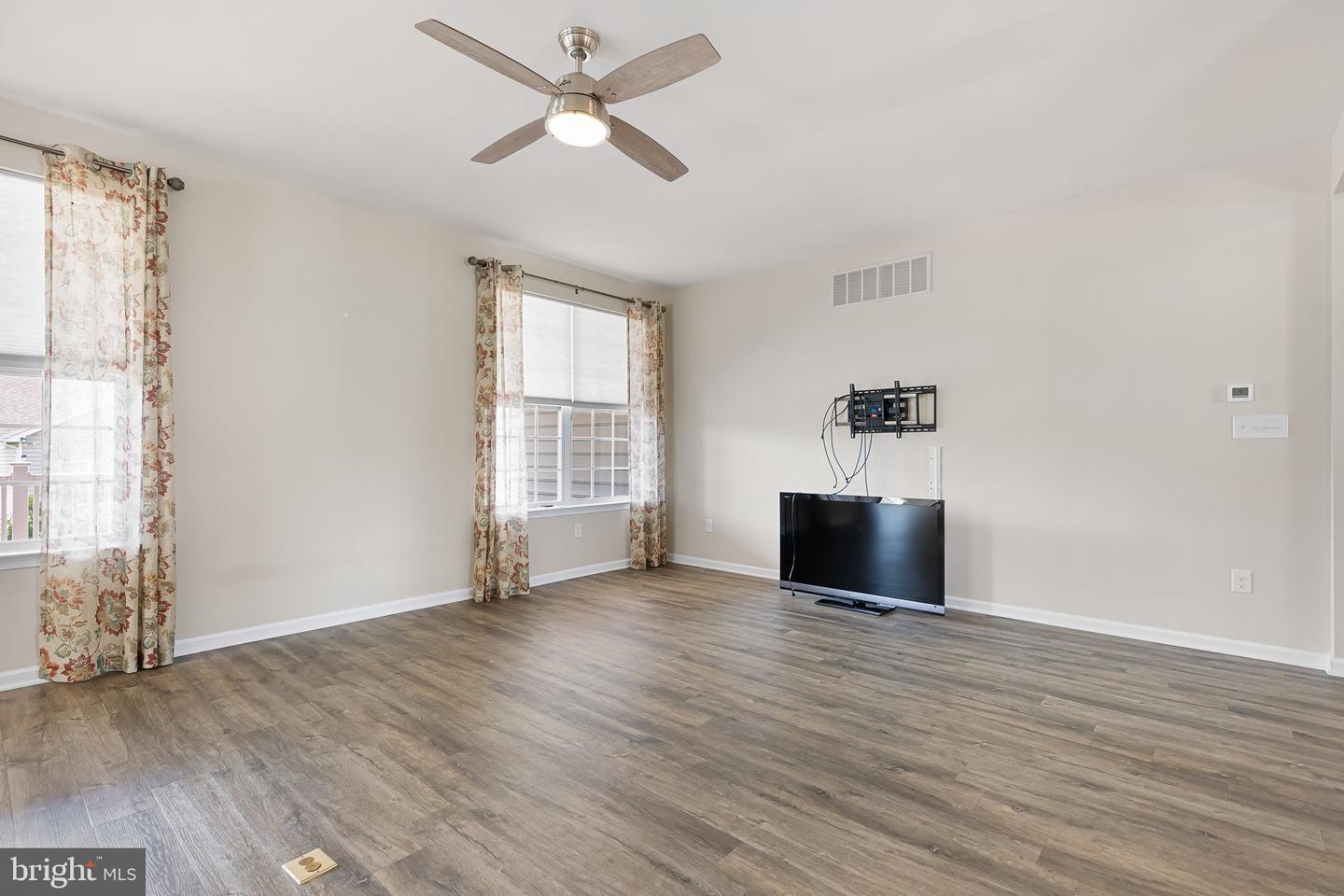 2753 Van Cliburn Cir Property Photo 4
