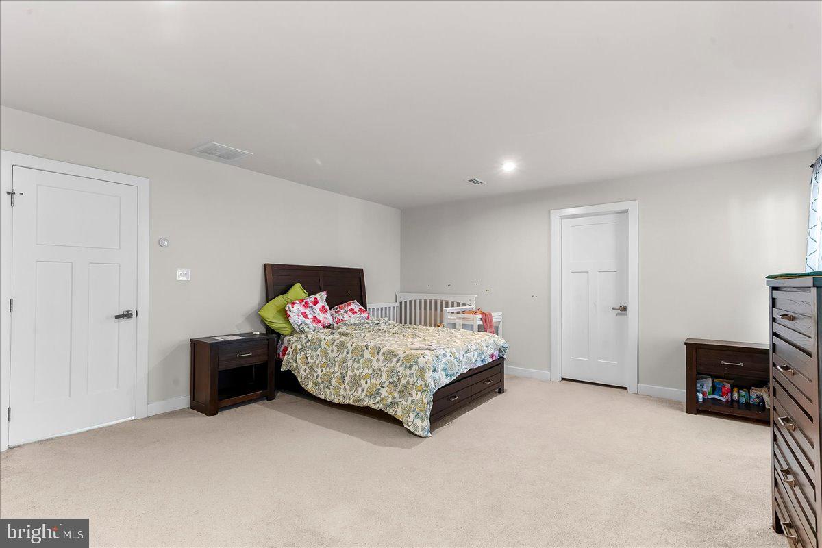 305 Goodwick Dr Property Photo 6