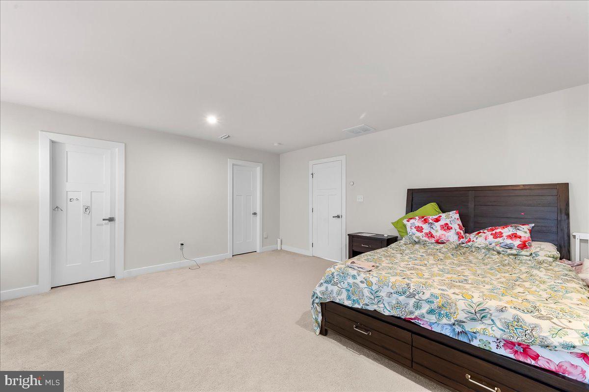 305 Goodwick Dr Property Photo 7