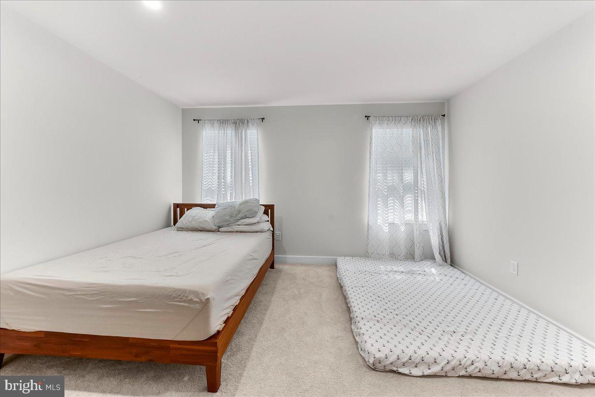 305 Goodwick Dr Property Photo 10