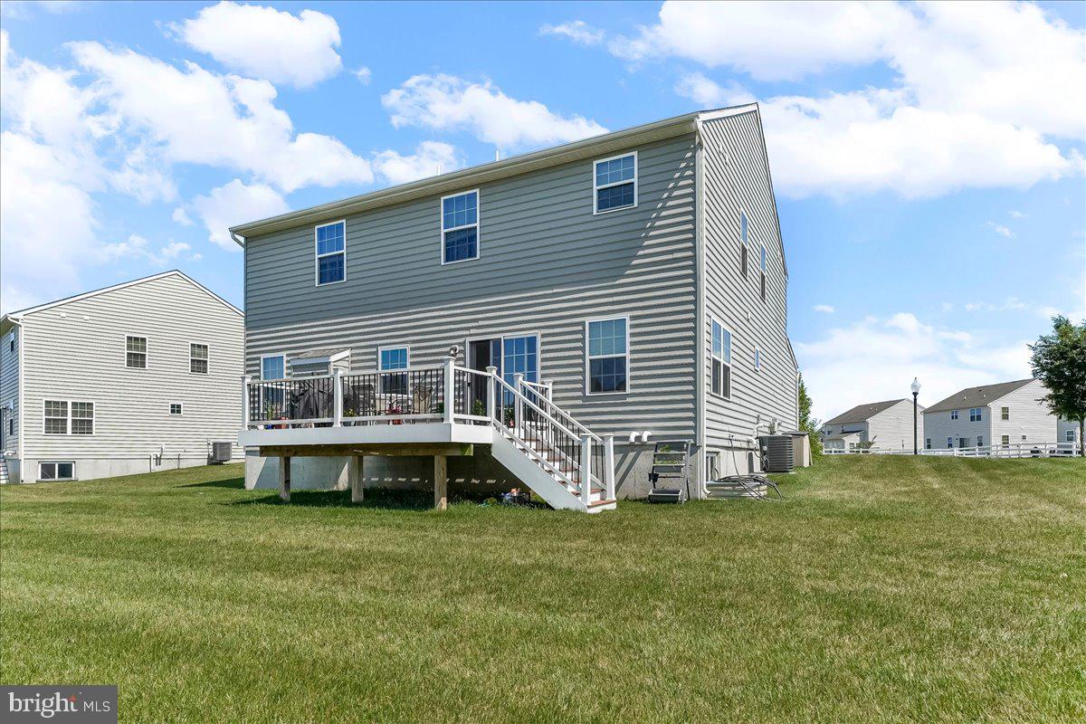 305 Goodwick Dr Property Photo 34