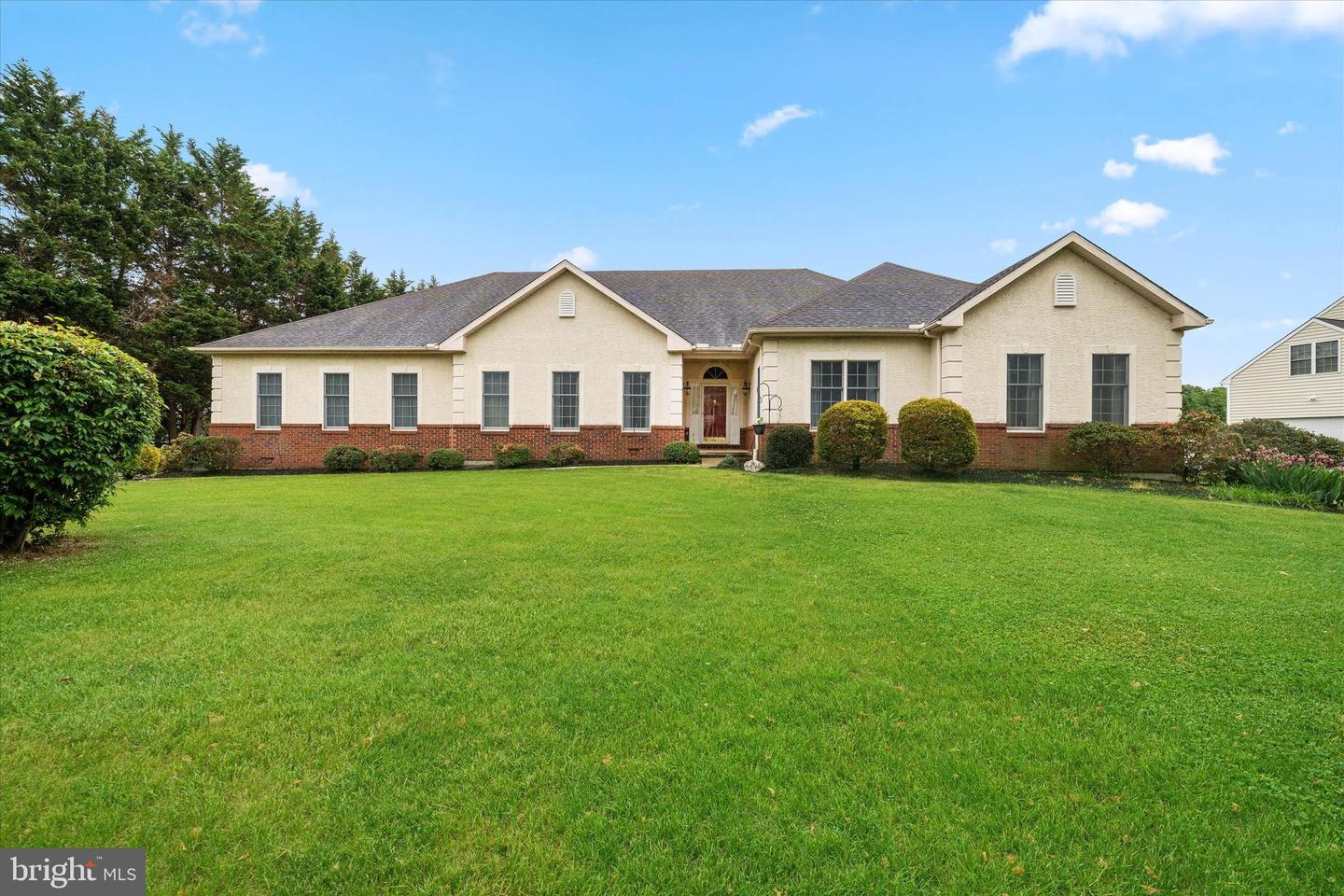 108 WESTSIDE LN
