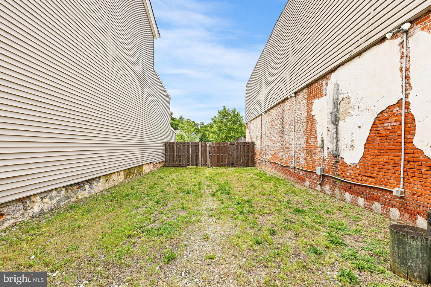 42 Clinton St Property Photo 1