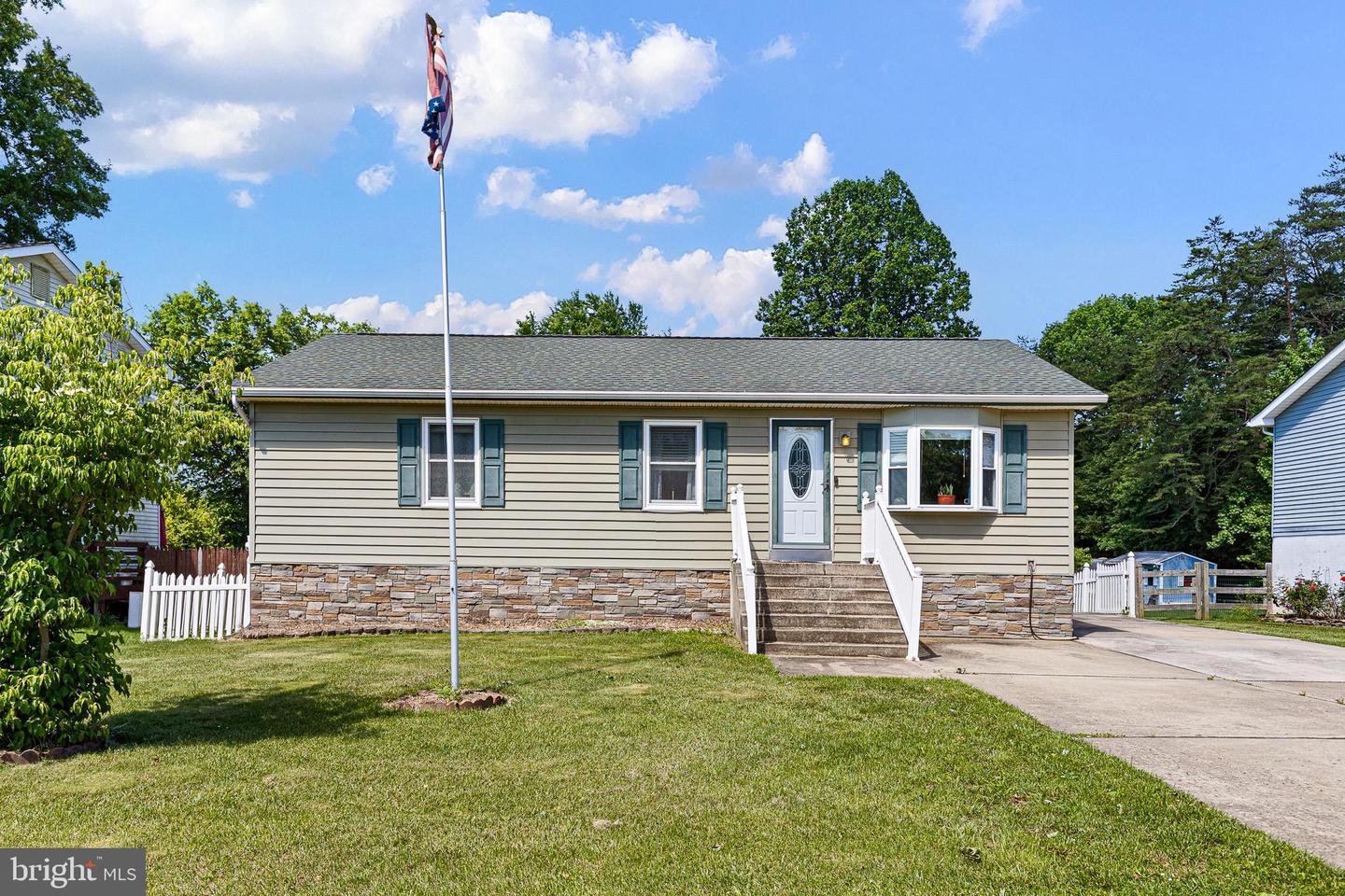 3004 ROSETREE LN